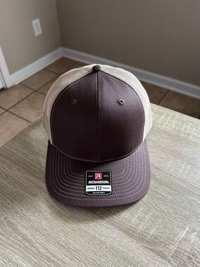 NWT … RICHARDSON “Adjustable” Trucker Hat